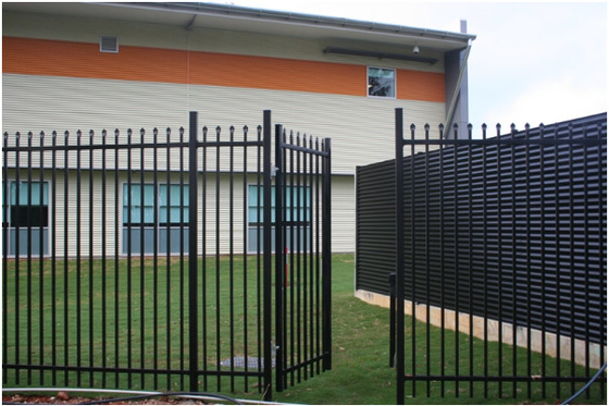 1.8m Tall Tubular Steel Gate , Fadeless 4 Rail Fencing